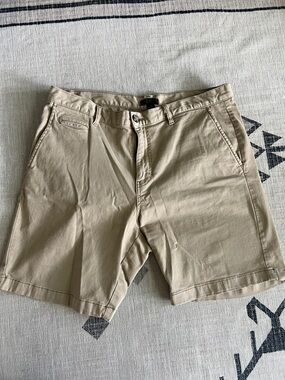 14th & Union Khaki Flat-Front Men’s Chino Shorts